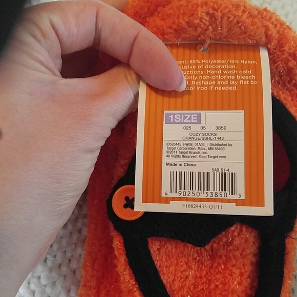 2 pairs of socks - Picture 3 of 5